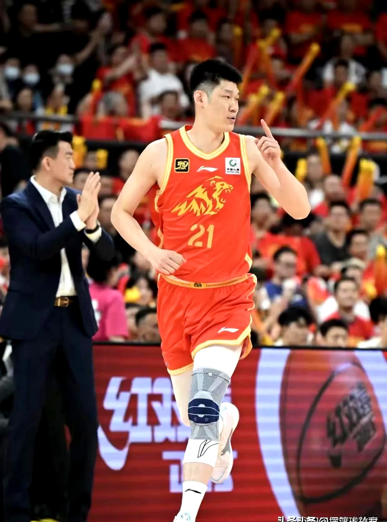 冲刺阶段阿贾克斯调整名单以备全明星赛；伤情更新环节打磨；球迷炸锅；高层口径保持一致的简单介绍-九游娱乐官方